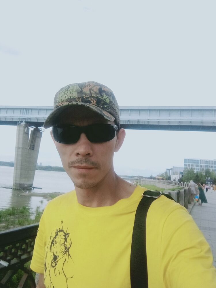  28043379  Marat, 39 ,    