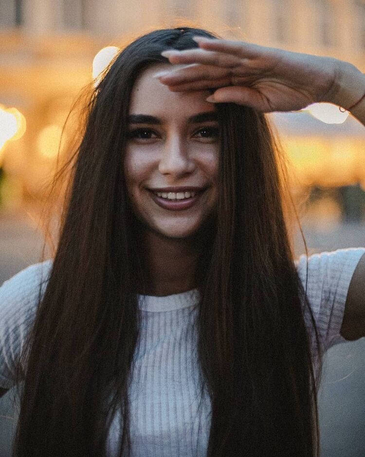  22597409  Nika, 26 ,    