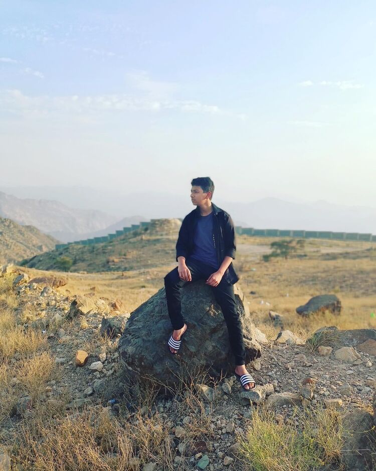  37080249  Habibi, 25 ,    