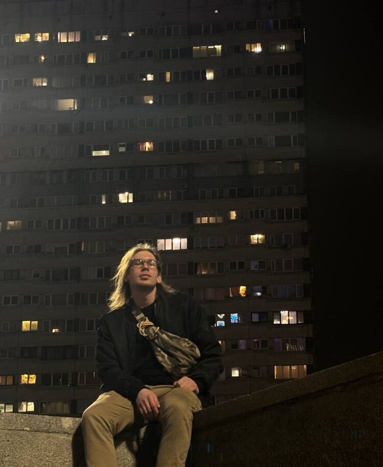  51182459  , 24 ,    -