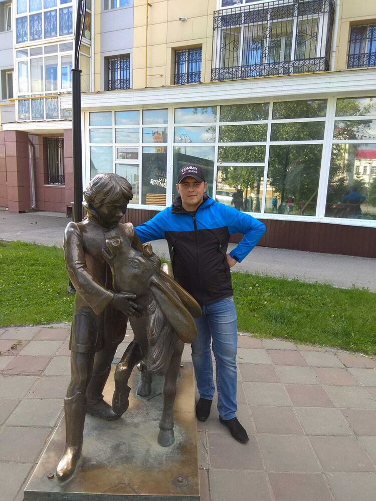  44445529  Serzh, 38 ,    