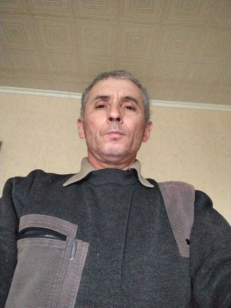  48110079  Vladislav, 48 ,    