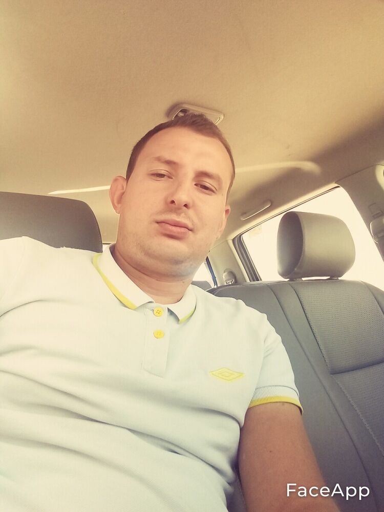  21675779  Alex, 32 ,    