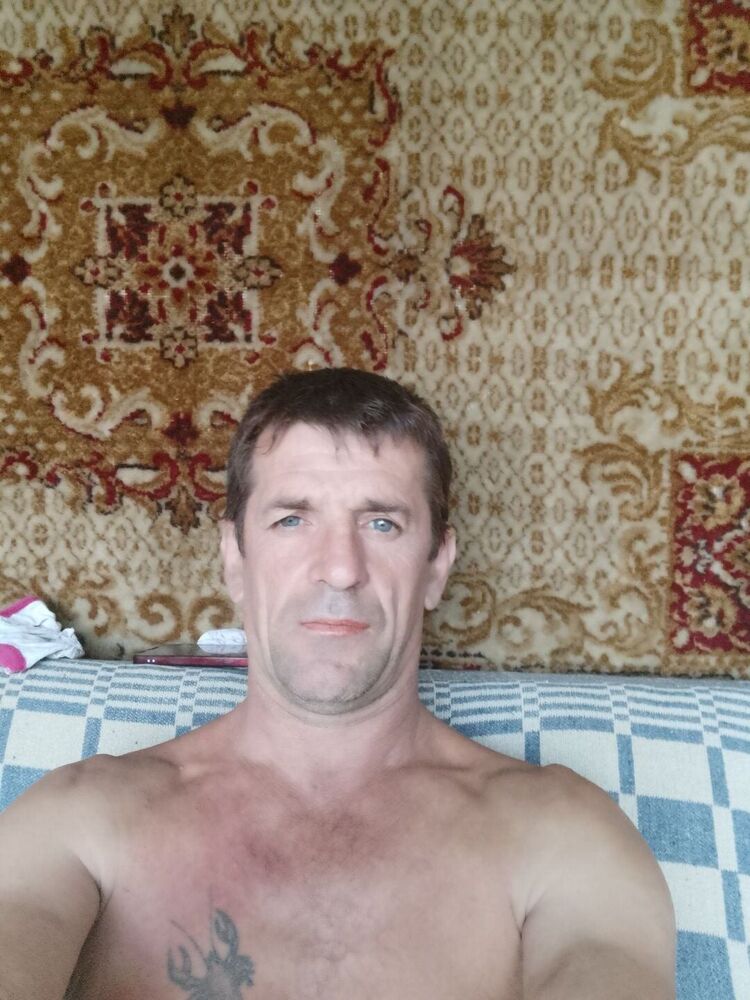  45340319  Evgenii, 46 ,    