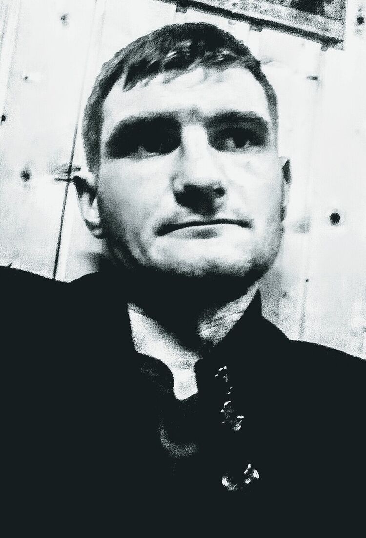  8613949   , 42 ,    