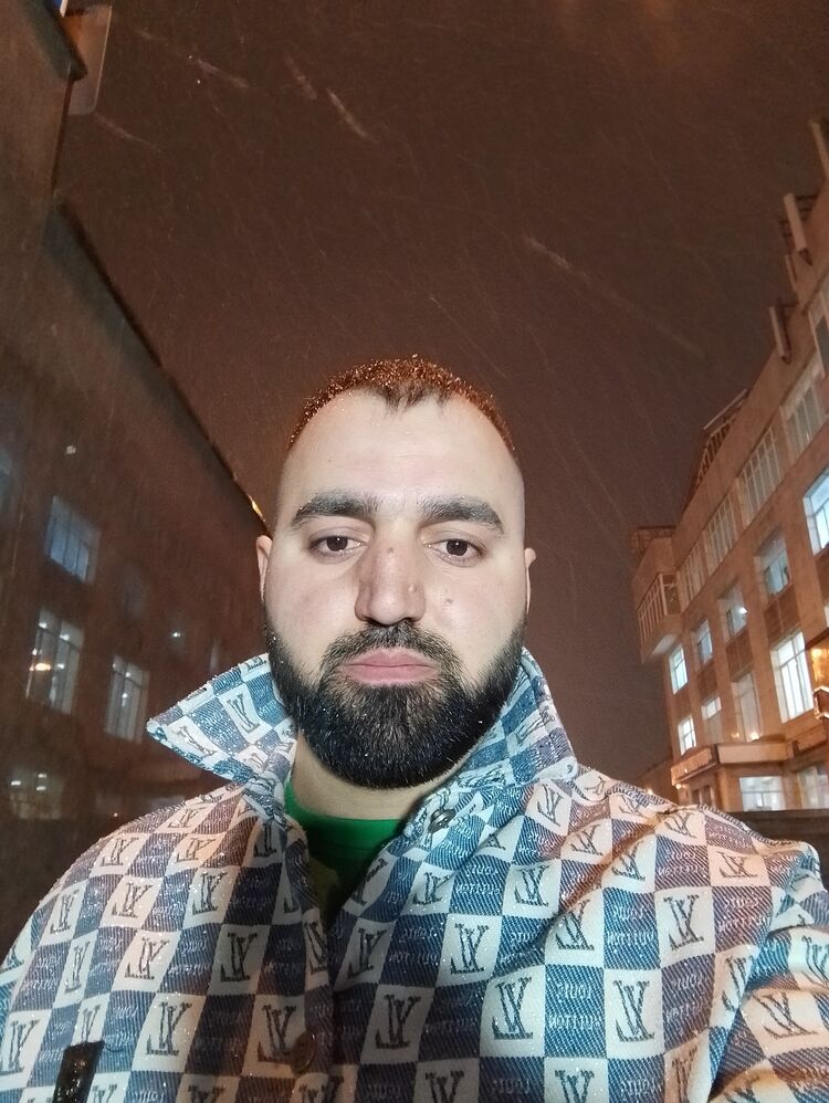 49456989  Serxan, 24 ,    