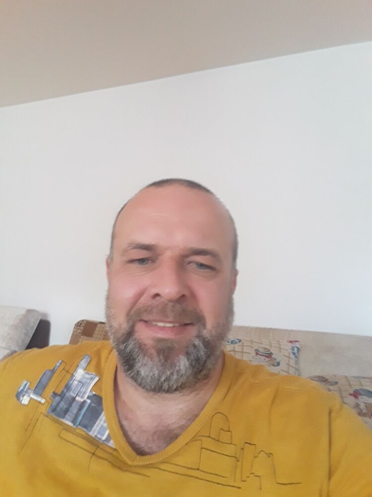 ,   Maks, 46 ,     , c 