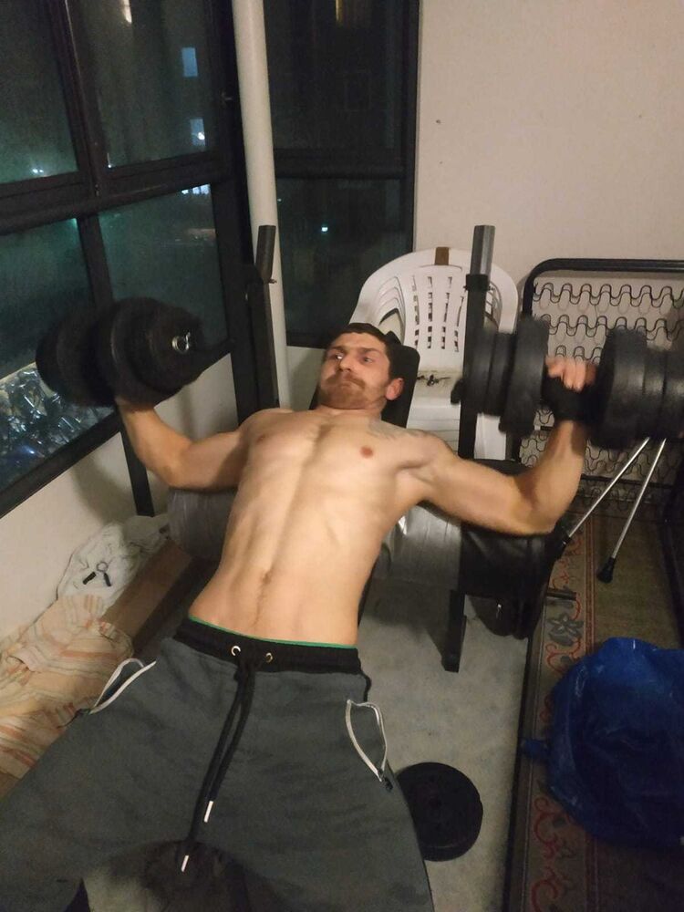  15896279  Arturs, 31 ,    Karlshamn