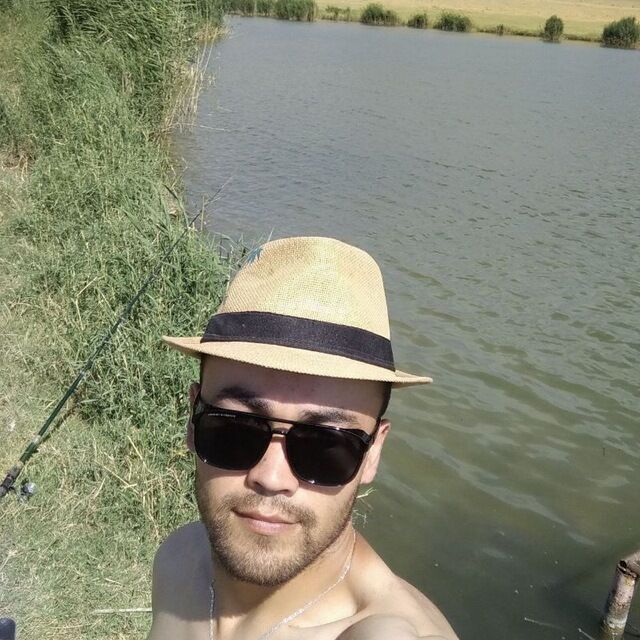  ,   Farid, 33 ,     