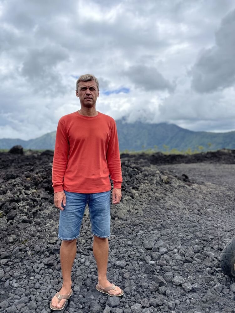  Denpasar,   Aleksandr, 48 ,   ,   , c 