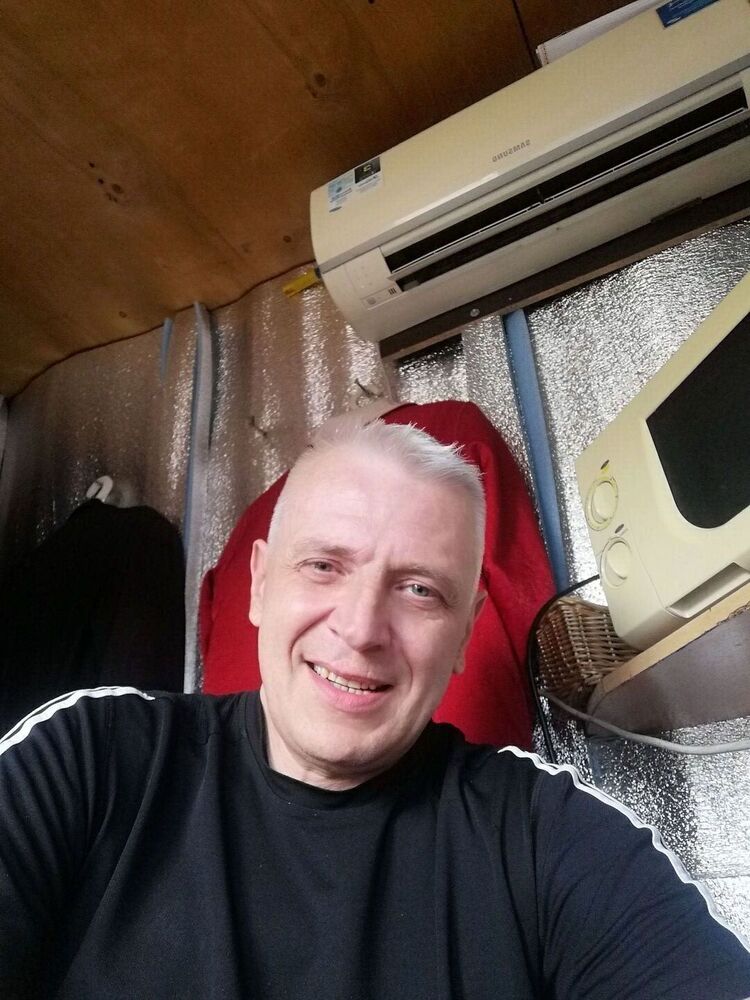  43927829  , 52 ,    