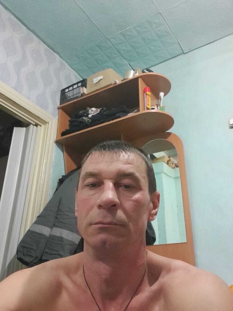  ,   Sergej, 44 ,   ,   