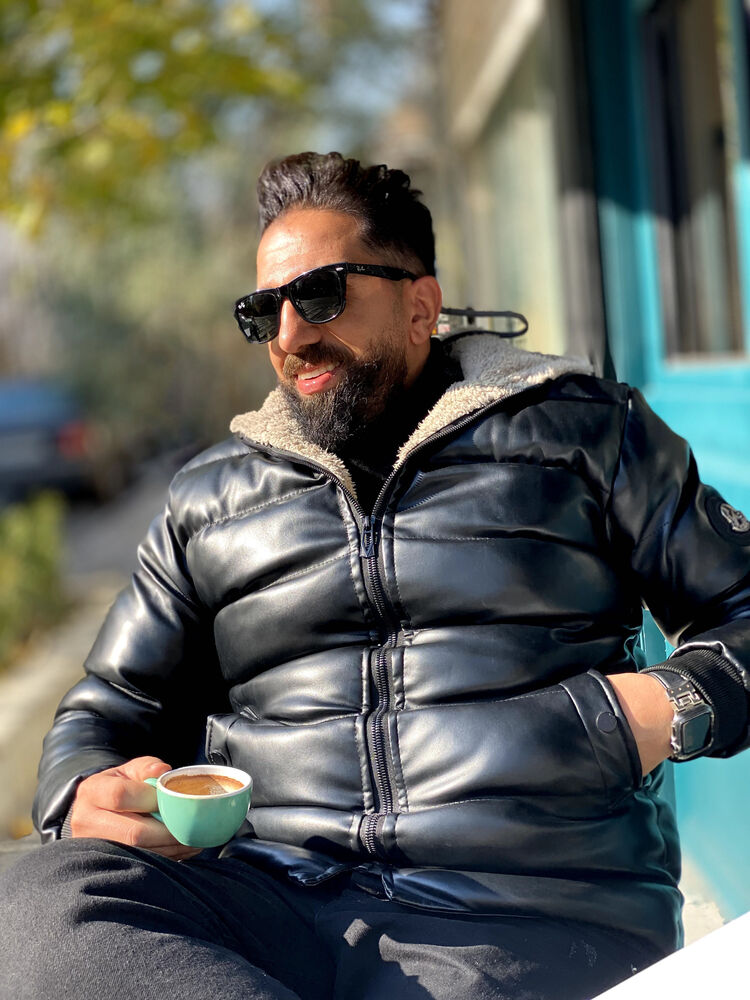  50078659  Payam, 71 ,    Story