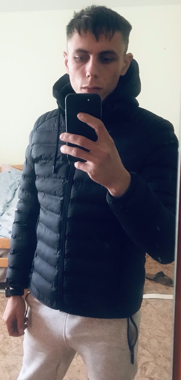  33027169  , 26 ,    
