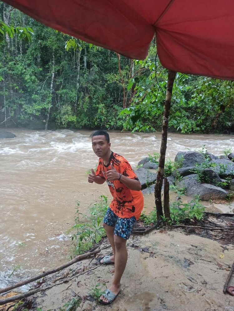  ,   Mike, 24 ,   ,   