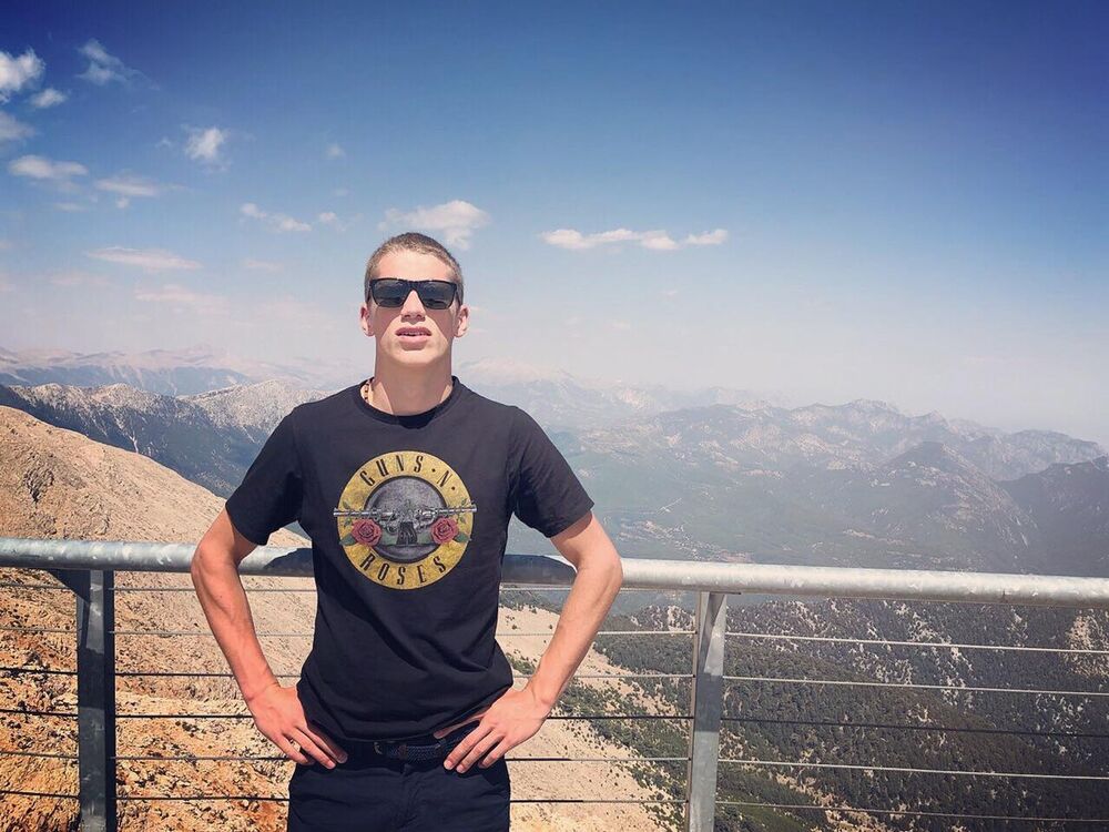  ,   Kristian, 28 ,   ,   , c 