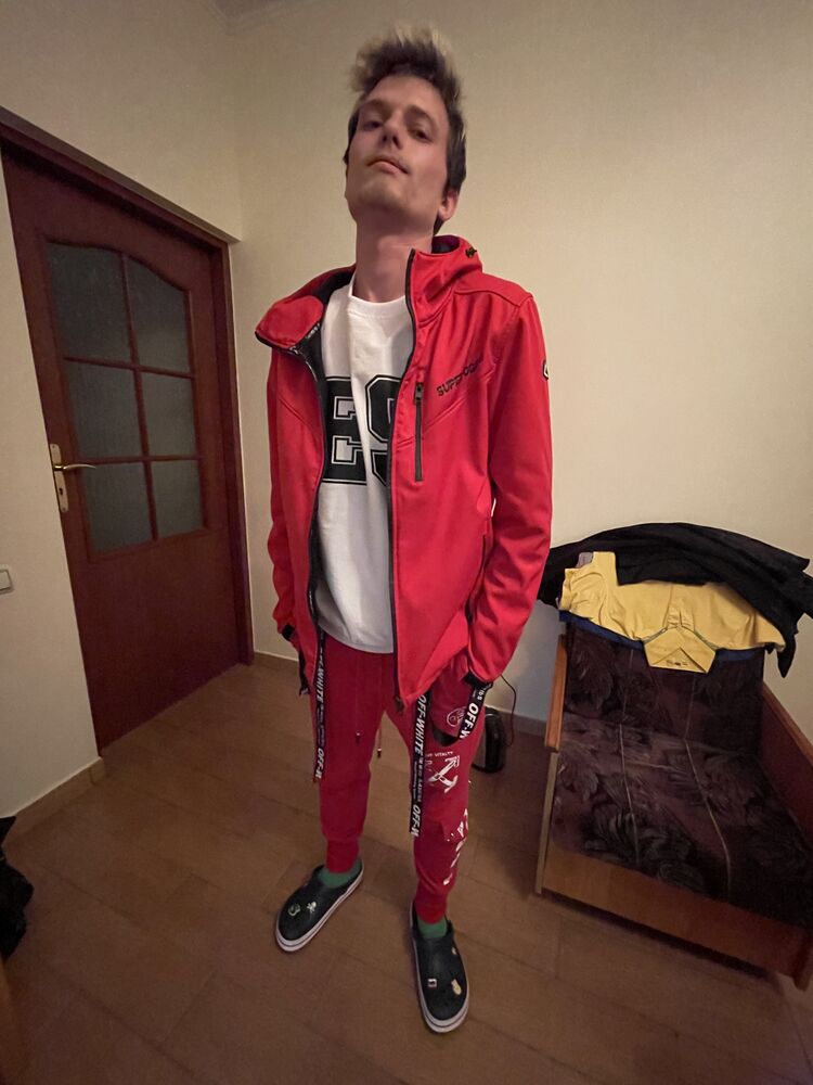  ,   Mikhail, 25 ,     , c 