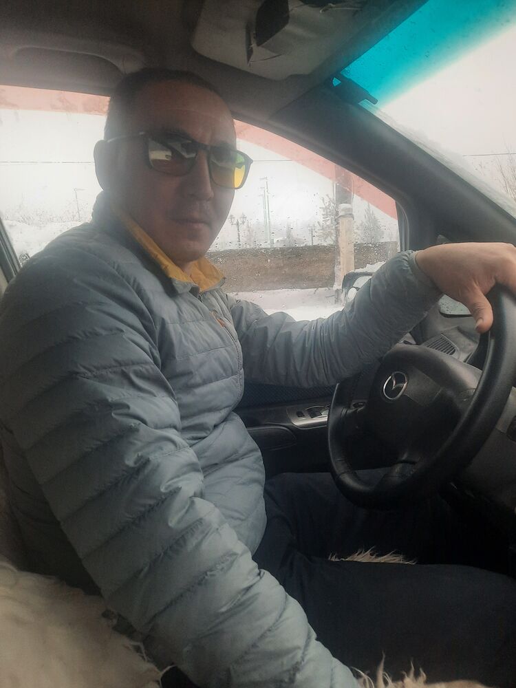  51327059  Mirza, 42 ,    