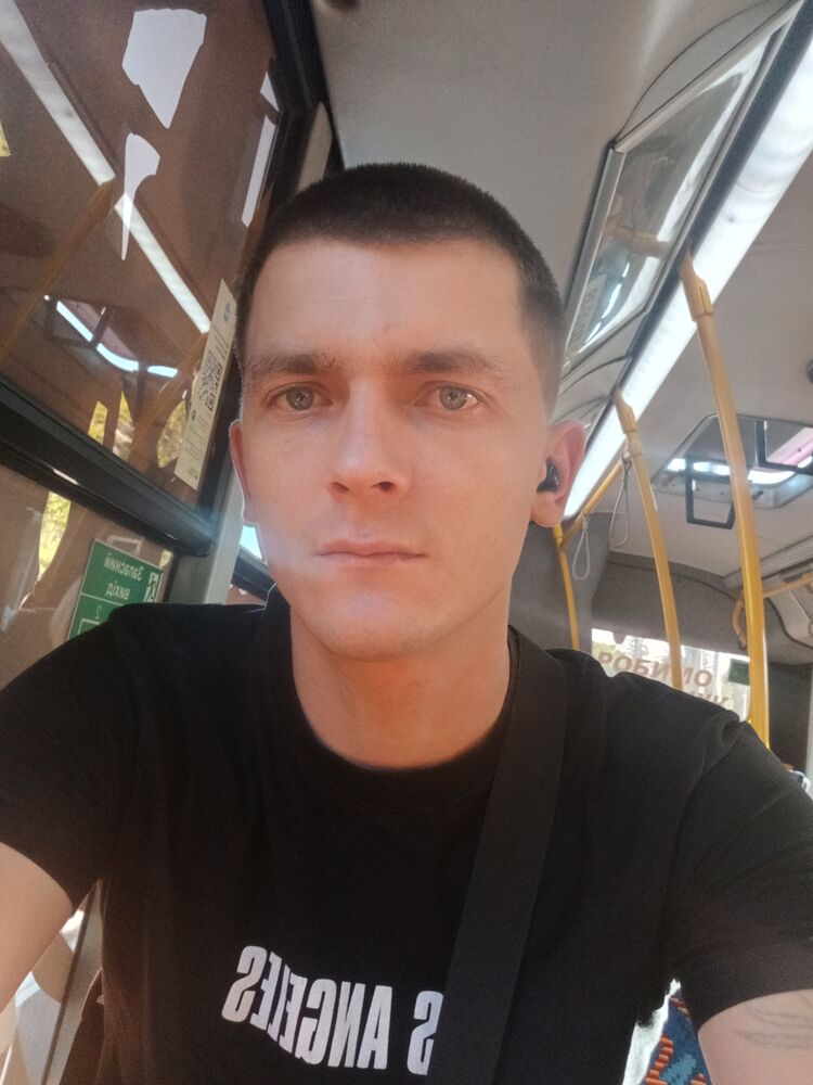  ,   Bogdan, 32 ,   ,   