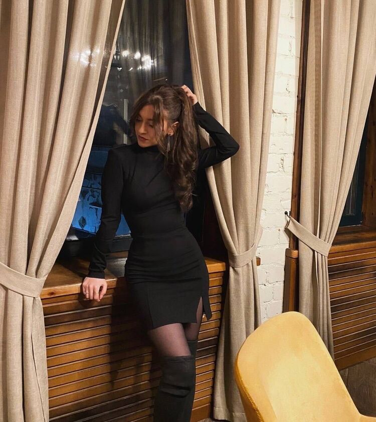  ,   Marinka, 25 ,   ,   
