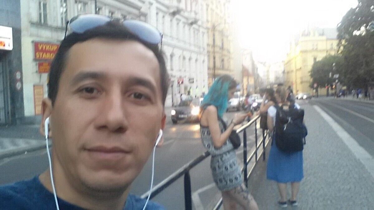  20464079  Bek, 39 ,    Praha