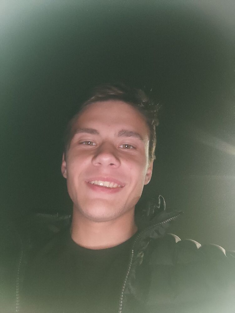  49062439  Egor, 19 ,    