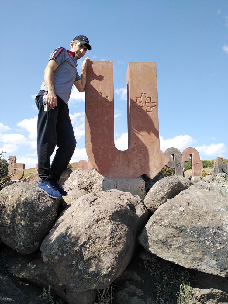  ,   Artur, 39 ,   ,   