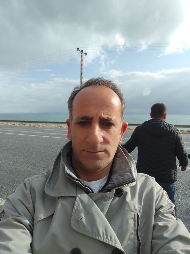  51495729  Kerim, 48 ,    