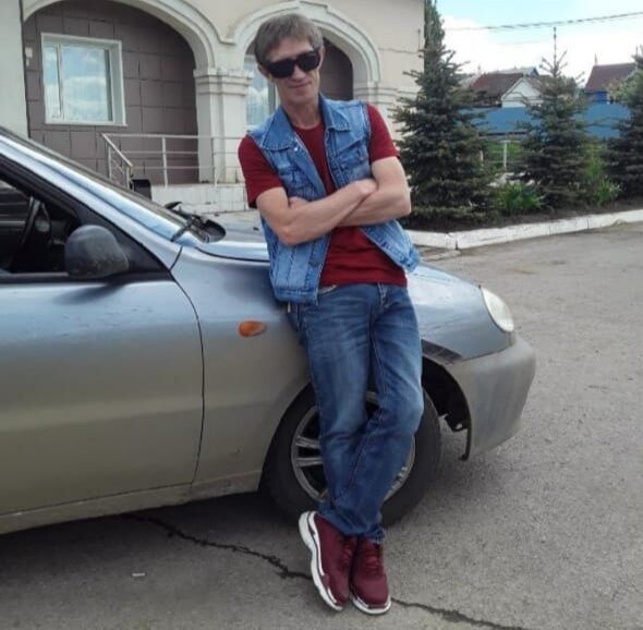  36877919  Andrey, 44 ,    