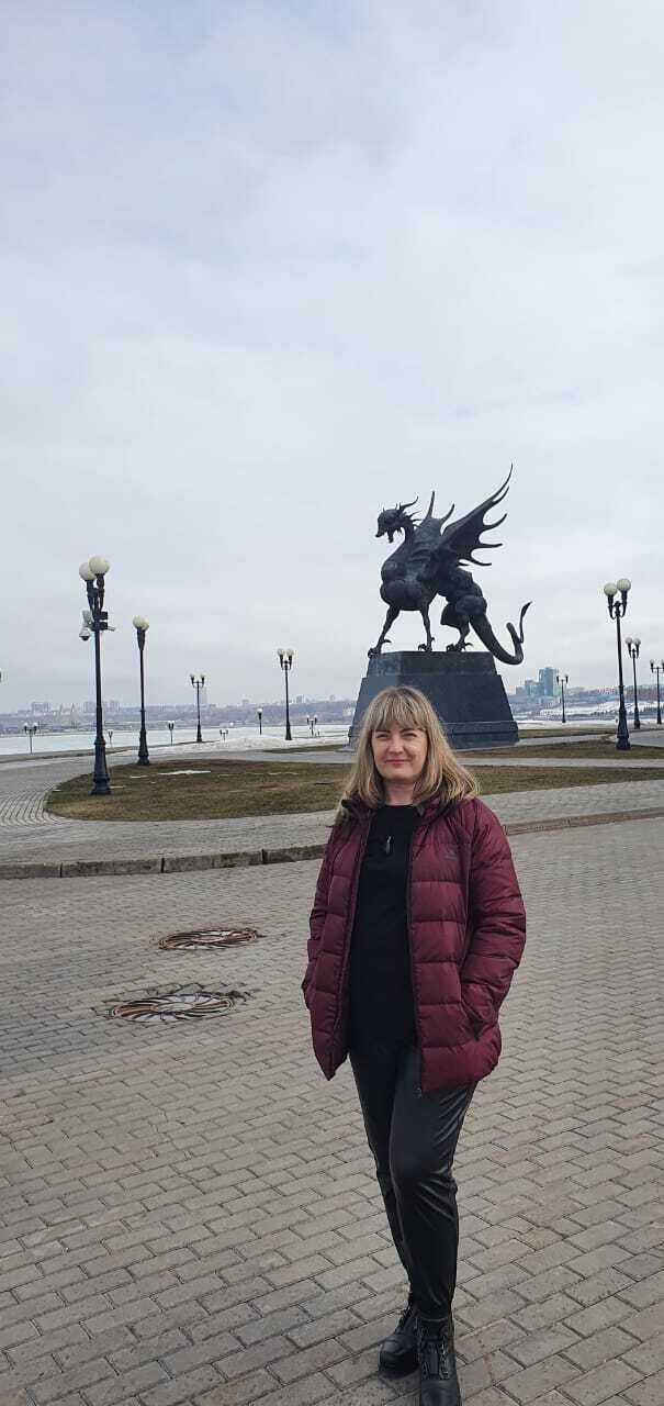  26352489  Elena, 53 ,    