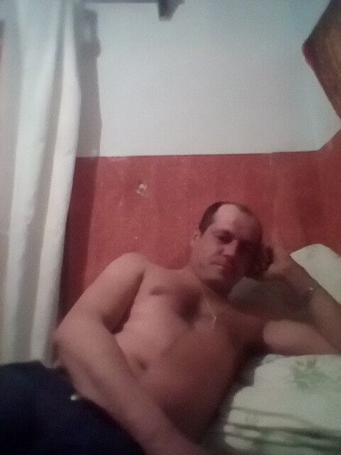  18844199  Viktor, 45 ,    