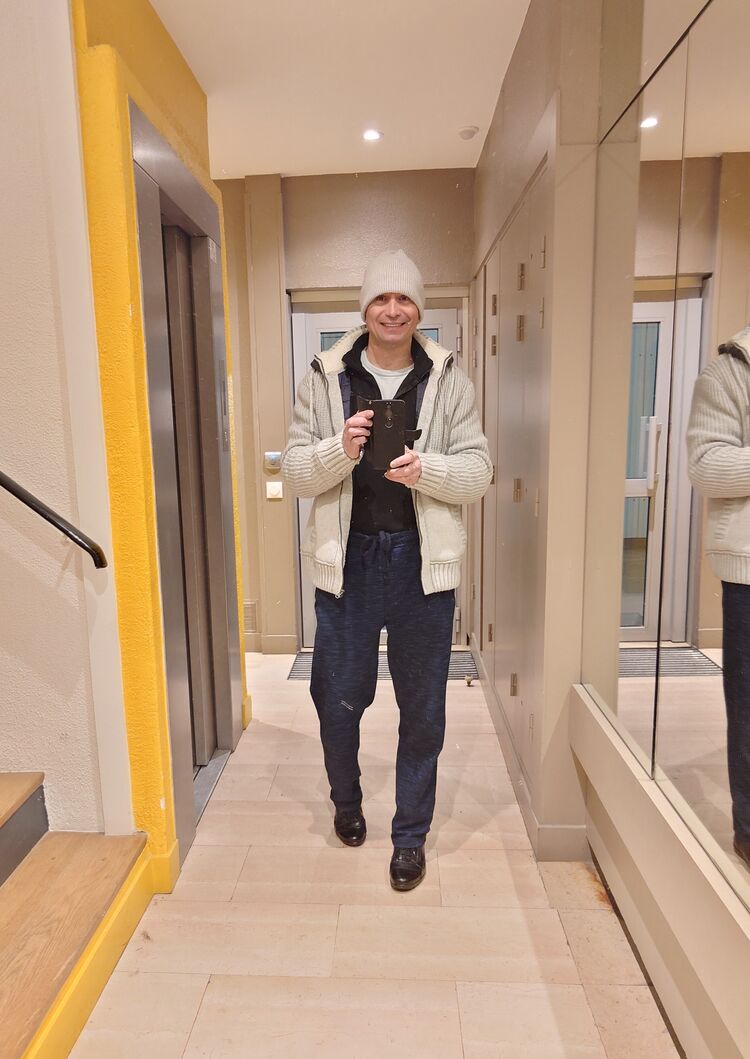  40655829  AlexVarlamov, 51 ,    