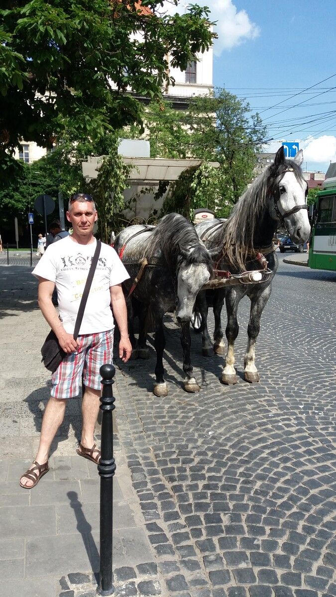  ,   Volodimir, 49 ,   ,   , c 