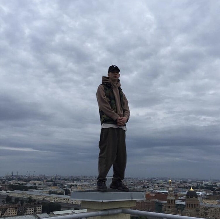  29890949  , 28 ,    -