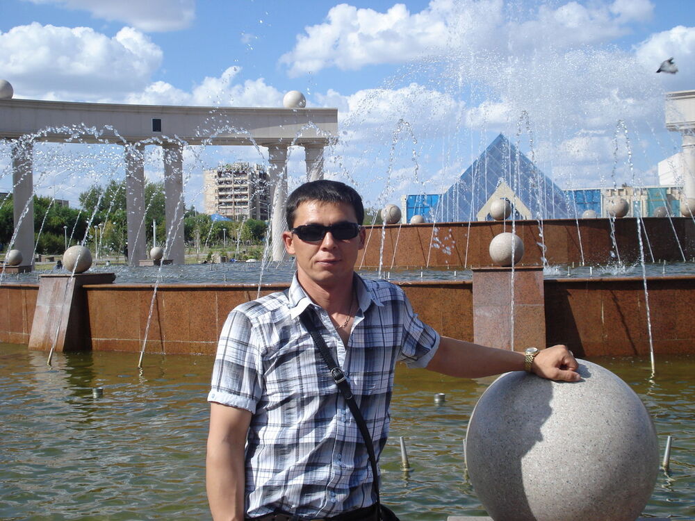  4101579  Yura, 49 ,    