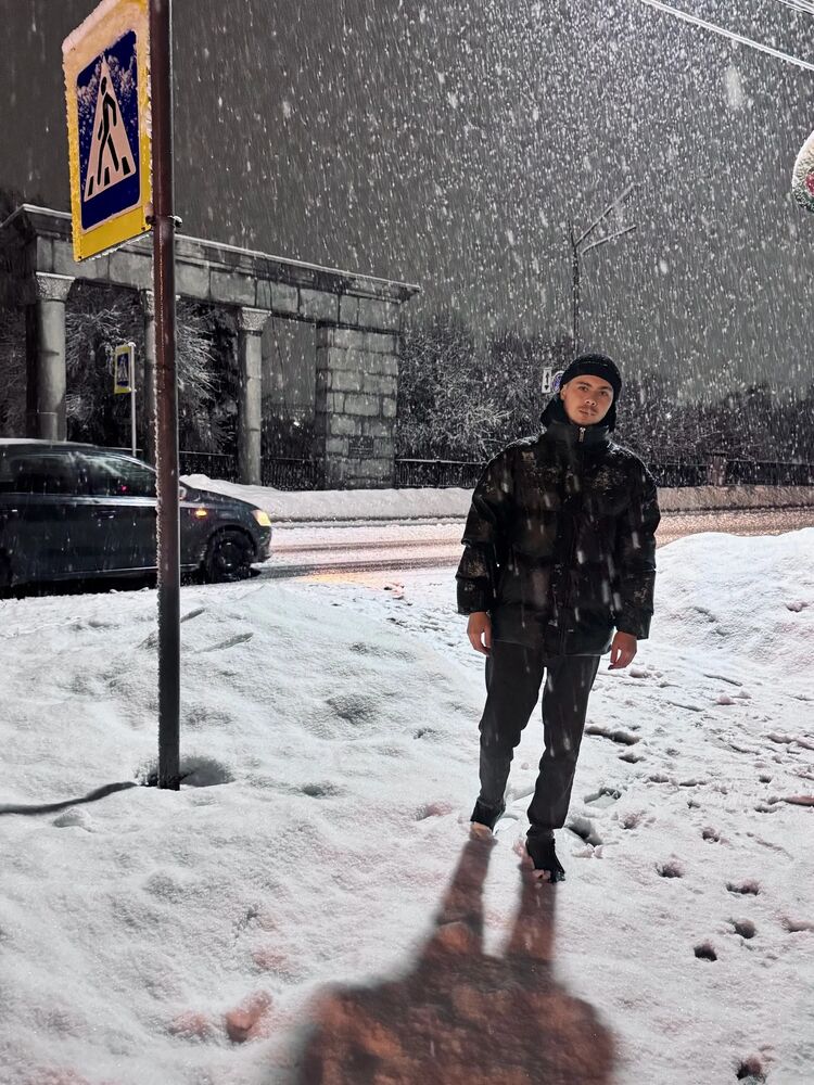  48705259  Valery, 25 ,    