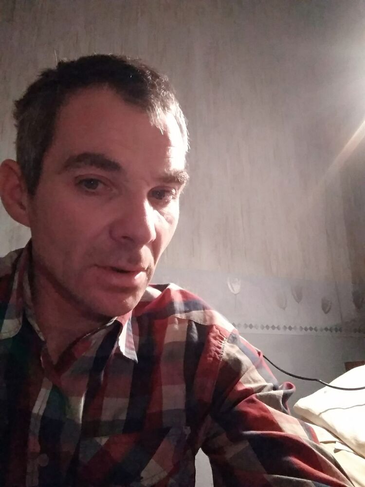  14883109  Robert, 48 ,    