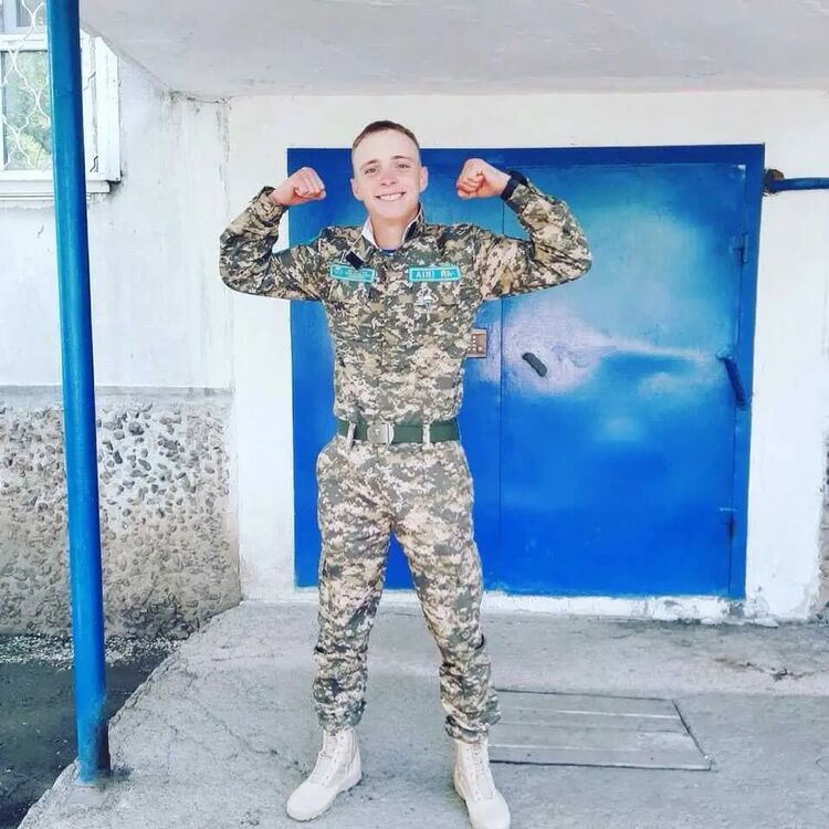  32298199  , 26 ,    