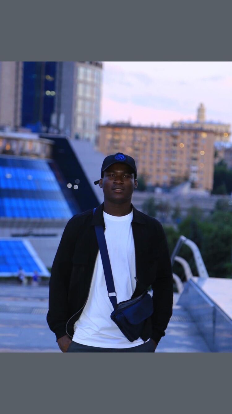 28076079  Pas de nom, 29 ,    