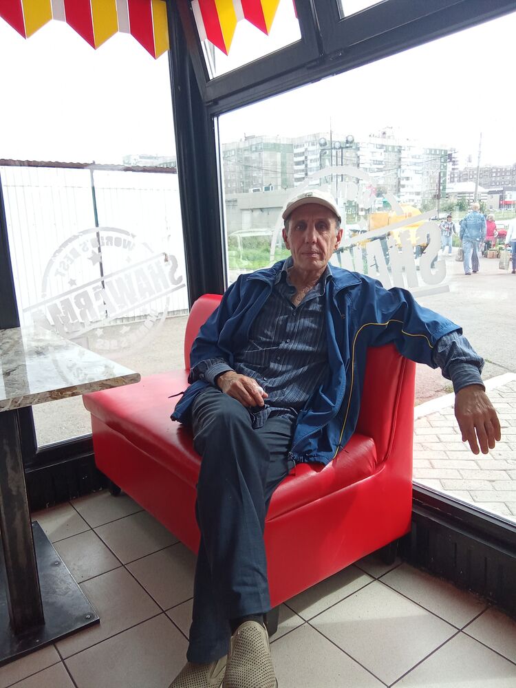  45549629  Kamil, 46 ,    