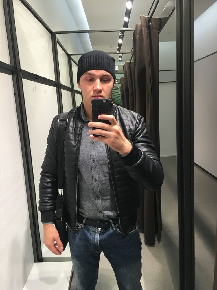  -,   Roman, 35 ,   , 