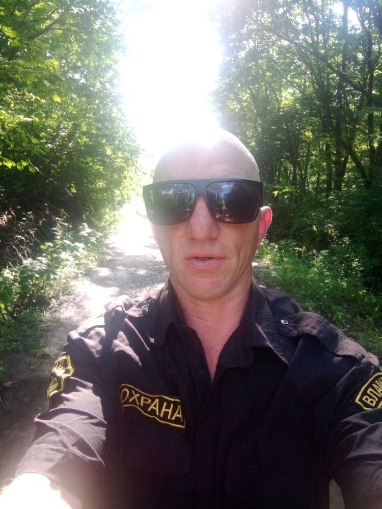  -,   Petr, 47 ,   ,   , c , 