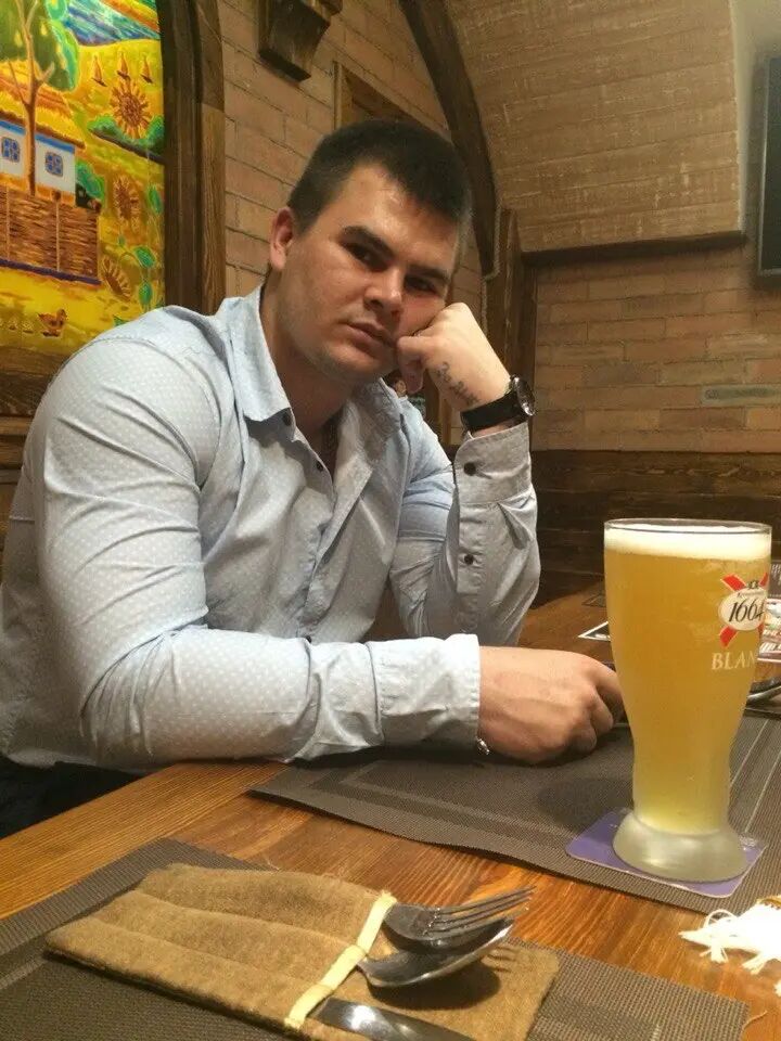  32510429  Aleksandr, 35 ,    