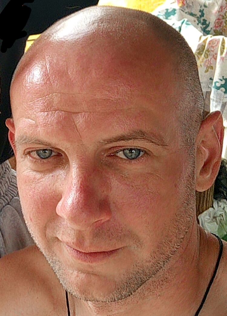  44371769  Dmitri, 39 ,    