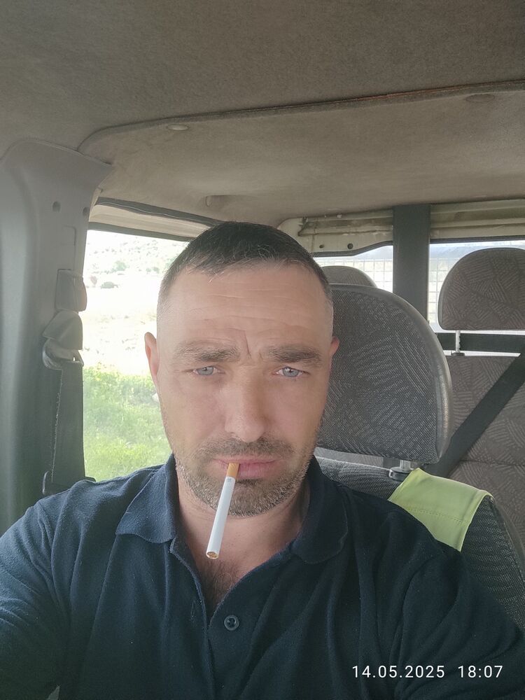  ,   Vladimir, 41 ,   , c , 