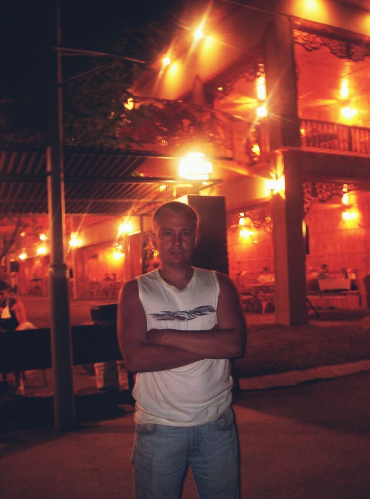  38594419  Pavel, 39 ,    