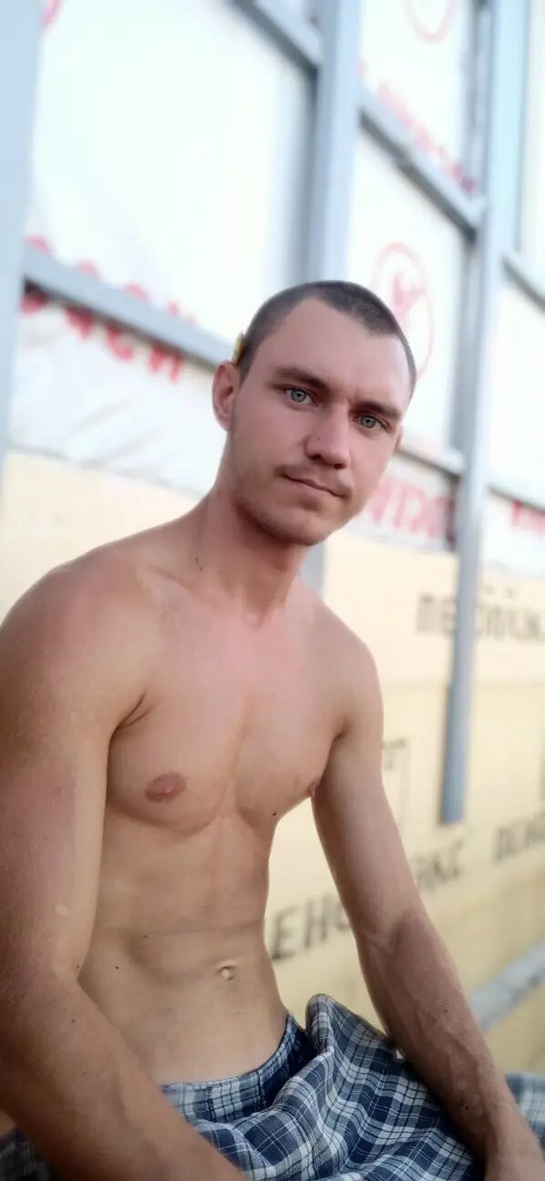  43449529  Pavel, 28 ,    