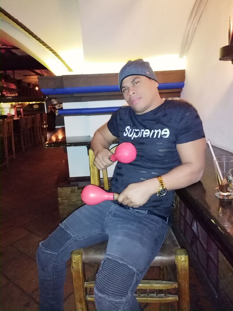  34233679  Reinier, 41 ,    