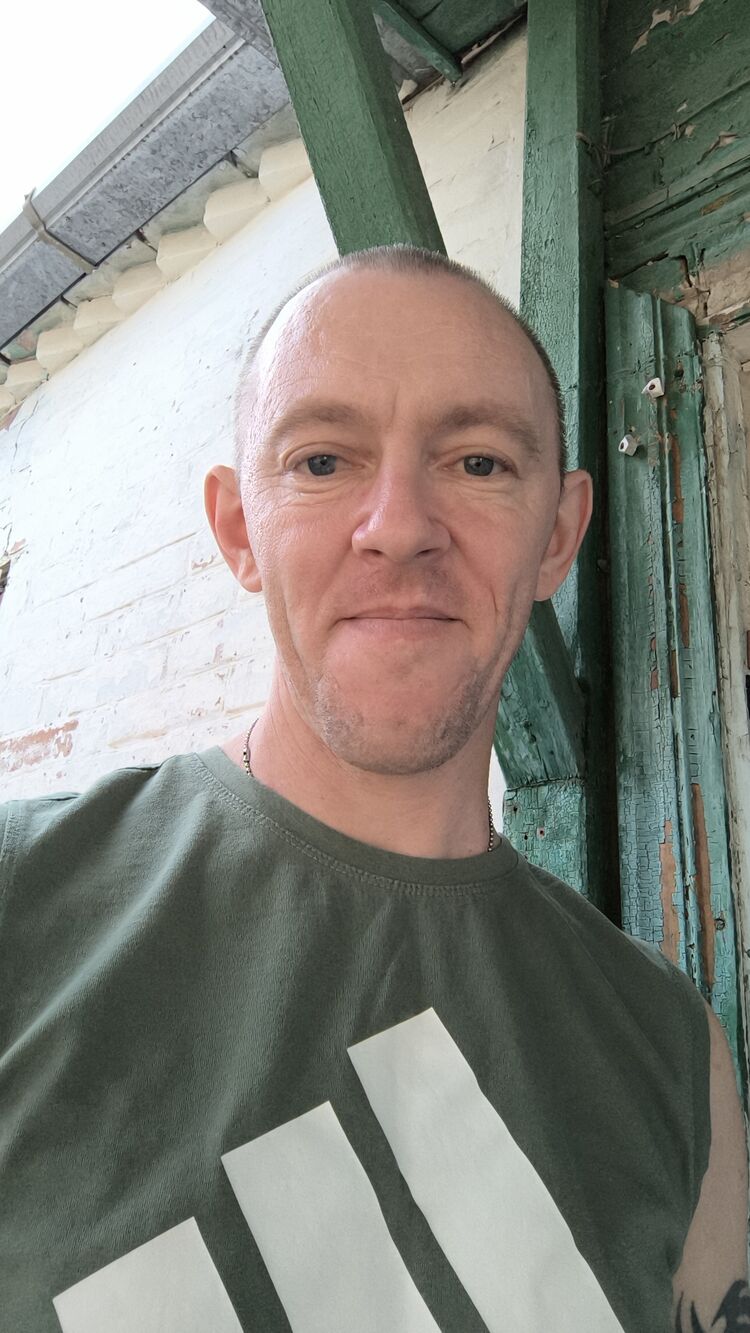  52541829  Pavel, 39 ,    