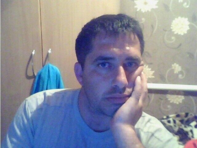 22086069  Ali, 48 ,    